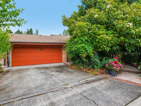 10975 SW Walnut St, Tigard, OR 97223