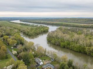 19184 Youngs Cliff Rd, Sterling, VA 20165