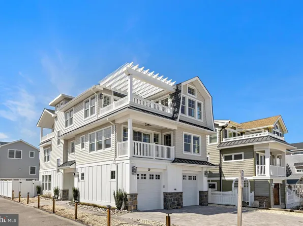 22 S 1st St, Surf City, NJ 08008