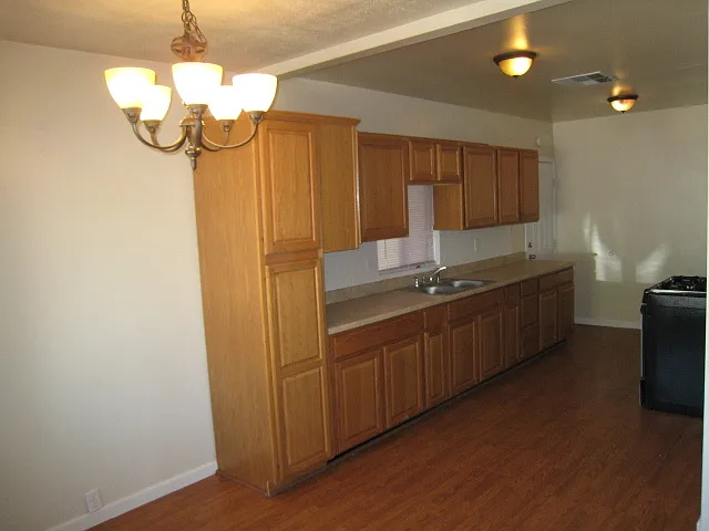 410 Buchanan St — Photo 4
