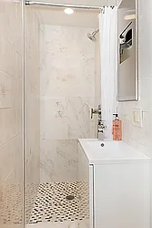 Rented by R New York