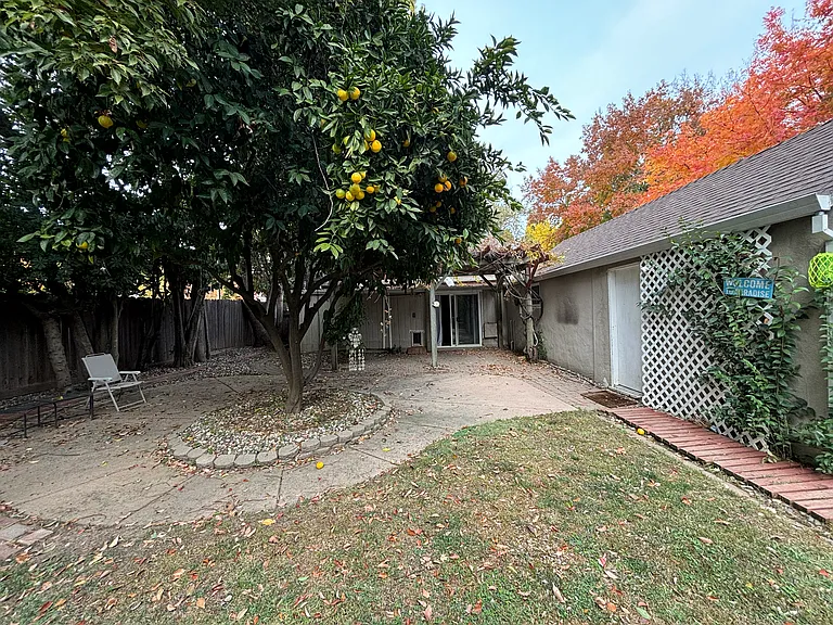 1114 Castro Way — Photo 33