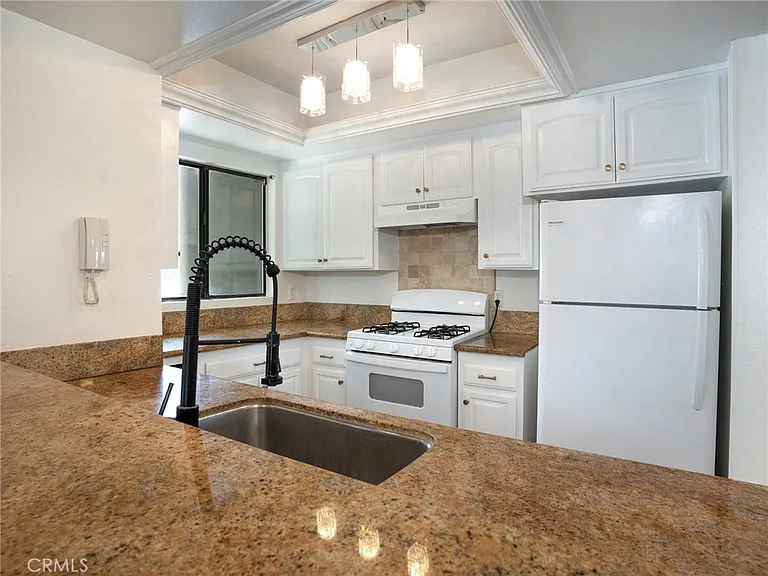355 Pershing Dr #B — Photo 22