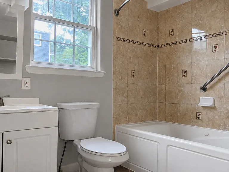 2603 Hamlin St NE — Photo 10