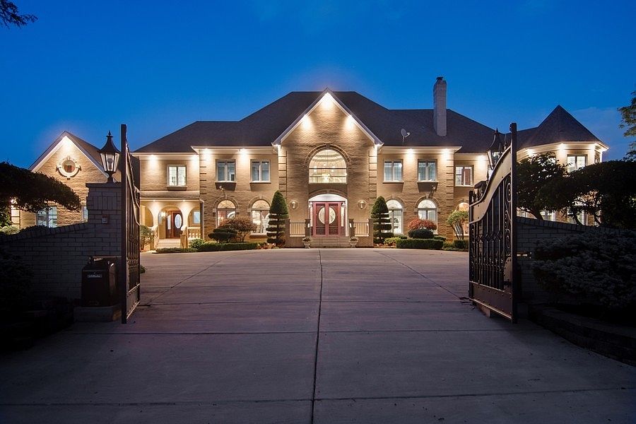 1 Shire Trl Barrington Il 60010 Mls 11186355 Zillow