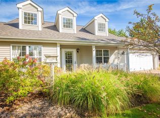 460 Vista Ln, Aurora, OH 44202