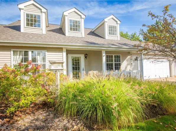 460 Vista Ln, Aurora, OH 44202