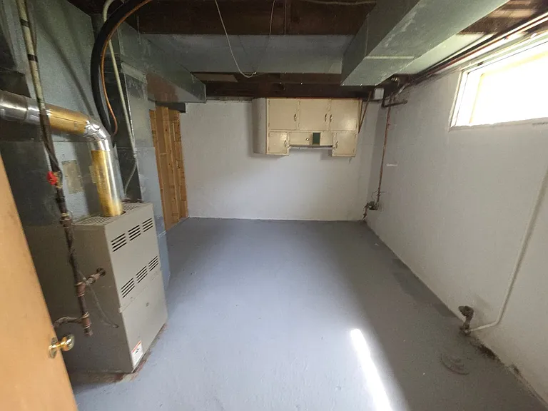 1128 W State St — Photo 20