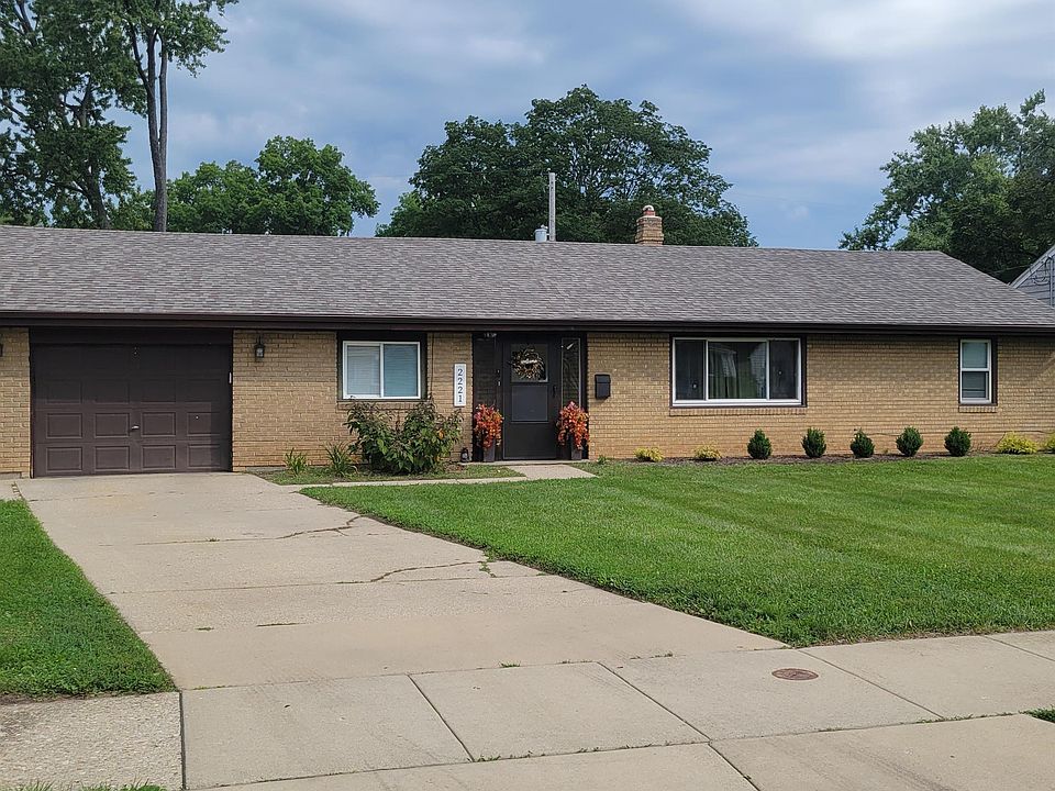 2nd image of 2221 Sharon Ave