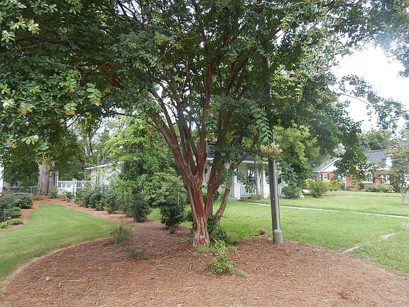 3rd image of 201 S Franklin Dr
