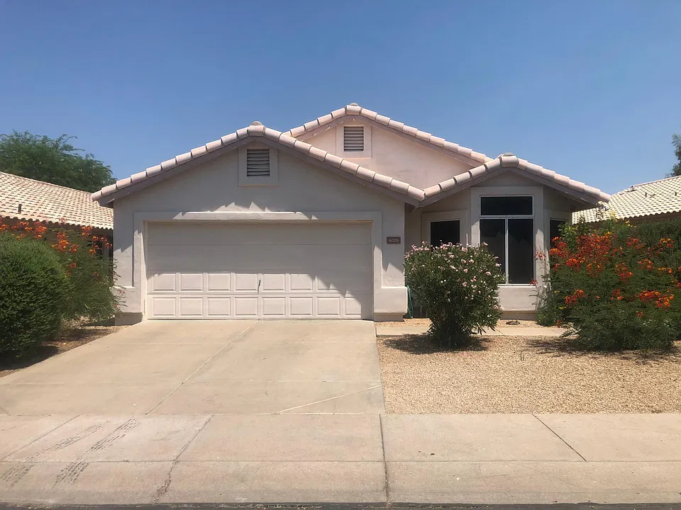 4028 E Desert Marigold Dr