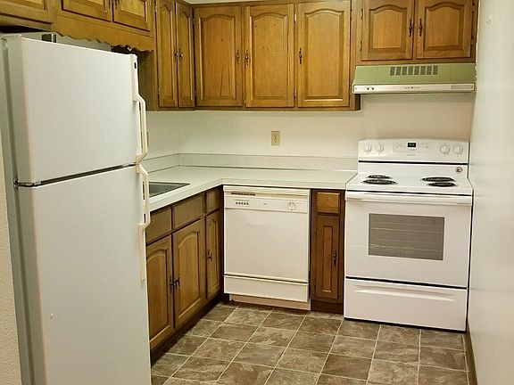 3rd image of 321 6th St N APT 1