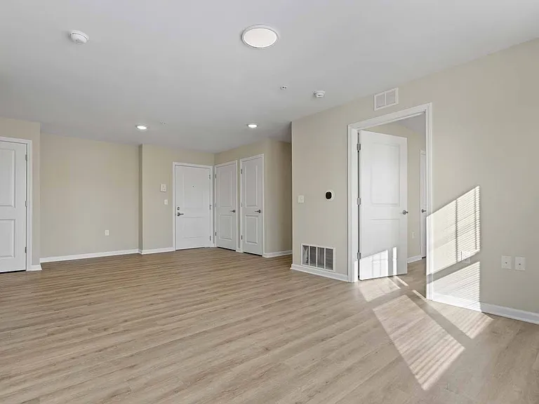 Edison Crossing LP — Photo 15