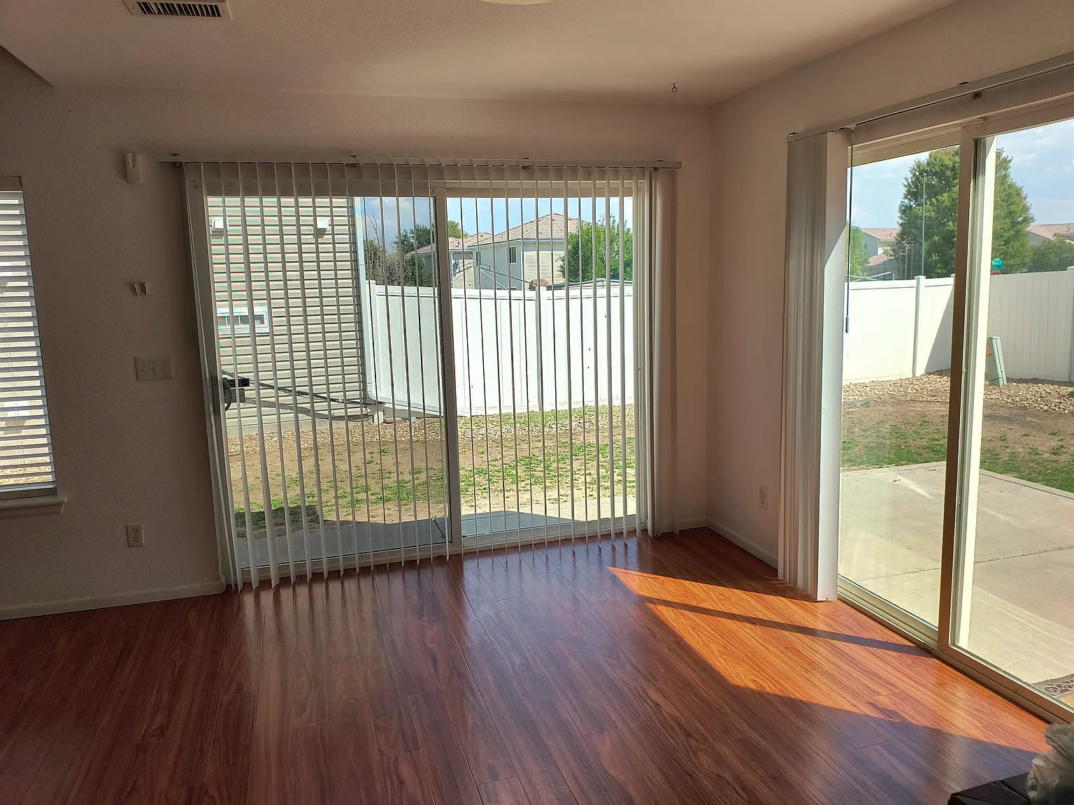 3 bed, 2.5 bath, 1845 sqft, $2,600 — Photo 4