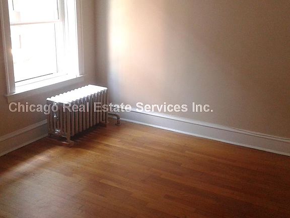 3rd image of 1914 W Morse Ave