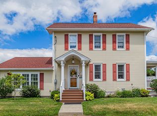 422 Sampson St, Old Forge, PA 18518