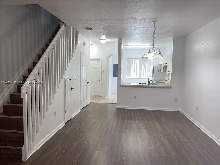 8835 S Isles Cir — Photo 12