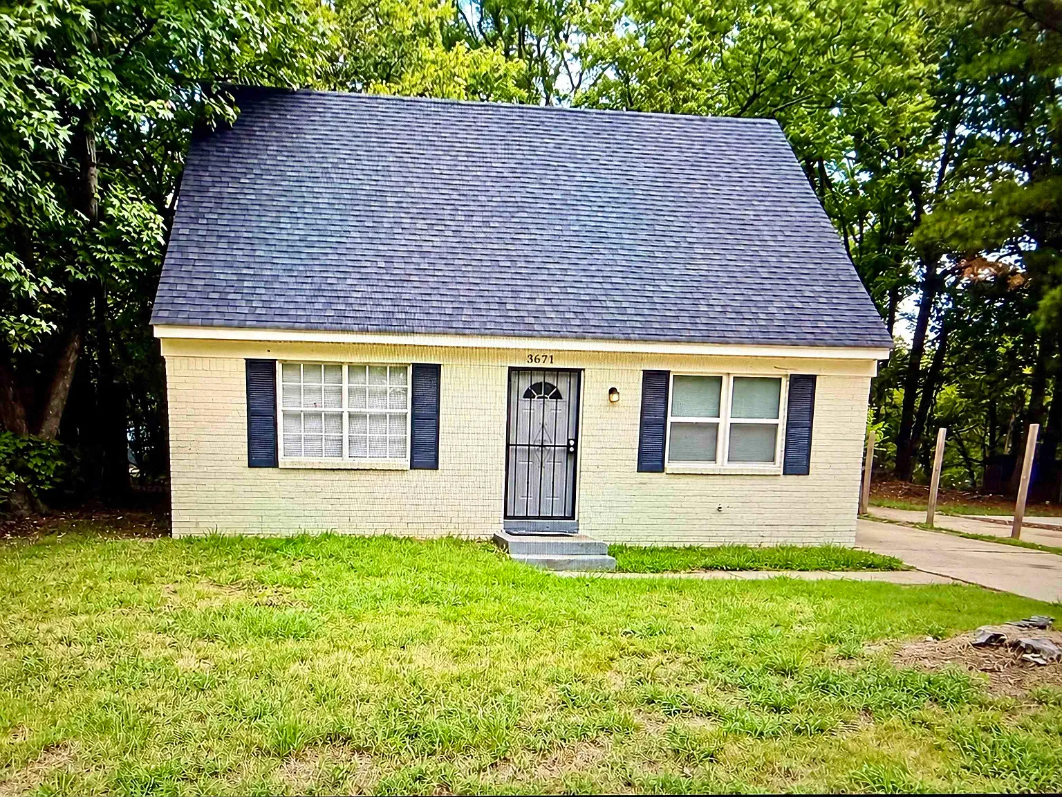 4 bed, 2.0 bath, 1428 sqft, $1,200 — Photo 1