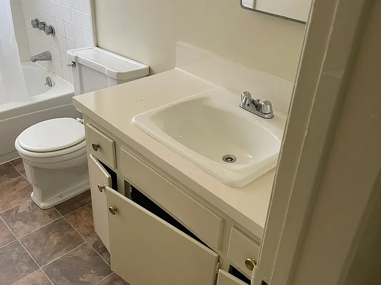 Foothill Terrace — Photo 15