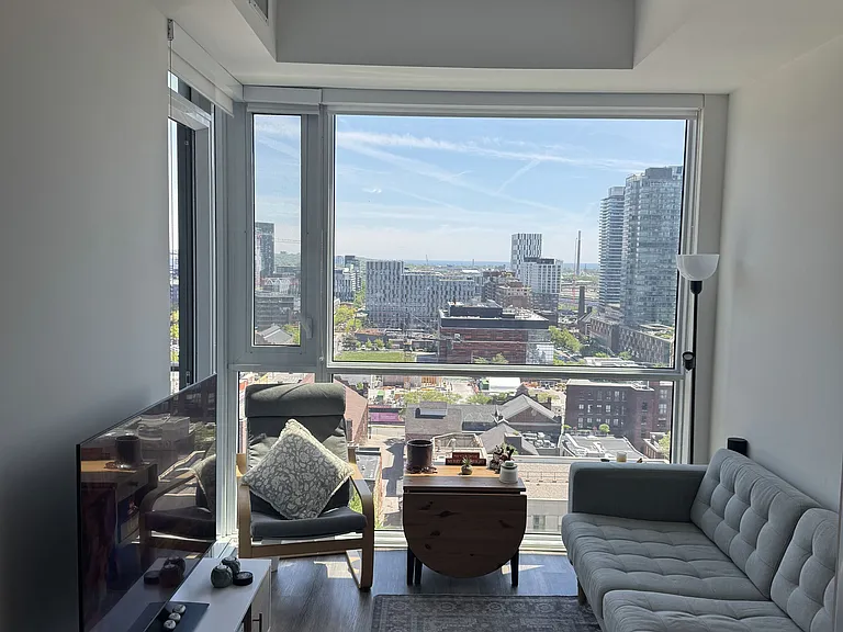 70 Princess St #1708-E — Photo 4