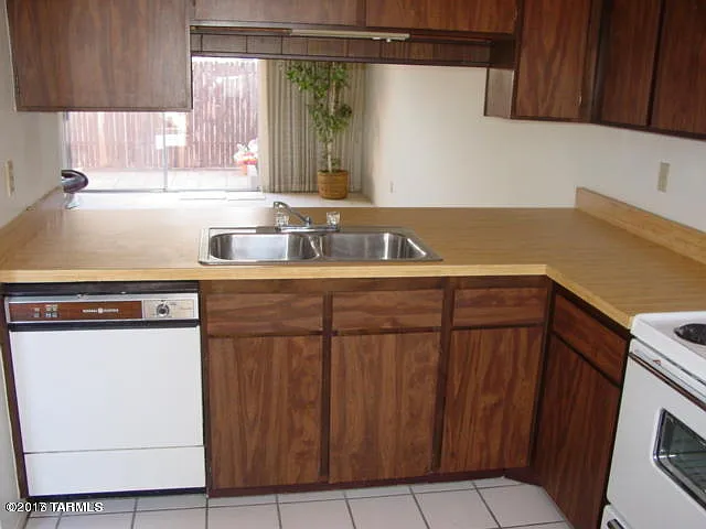 2 bed, 2.0 bath, 1139 sqft, $1,400 — Photo 2