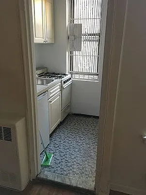 Rented by Eric Goodman Realty Corp | media 15