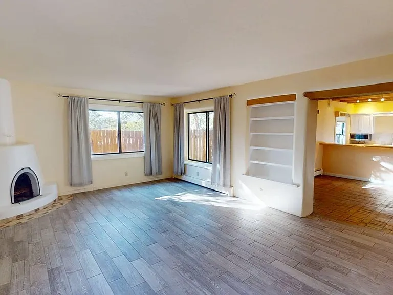 948 Los Lovatos Rd — Photo 3