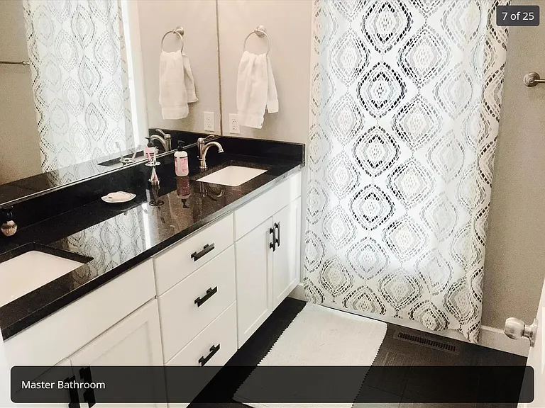 824 E Dayton St — Photo 16