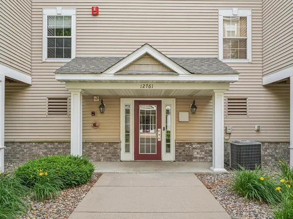 12761 Collegeview Dr APT 201, Eden Prairie, MN 55347
