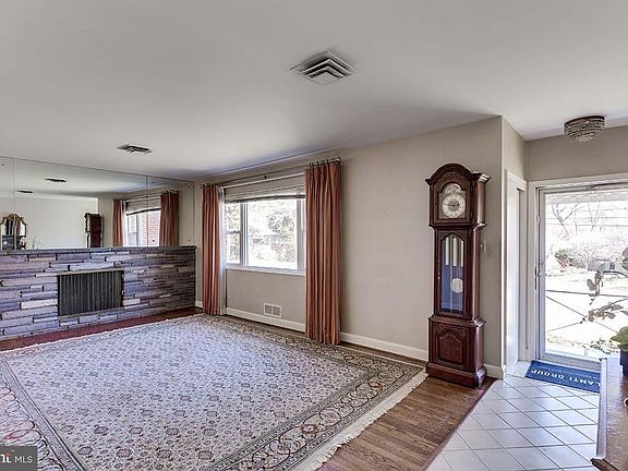 4th image of 8500 Aragon Ln