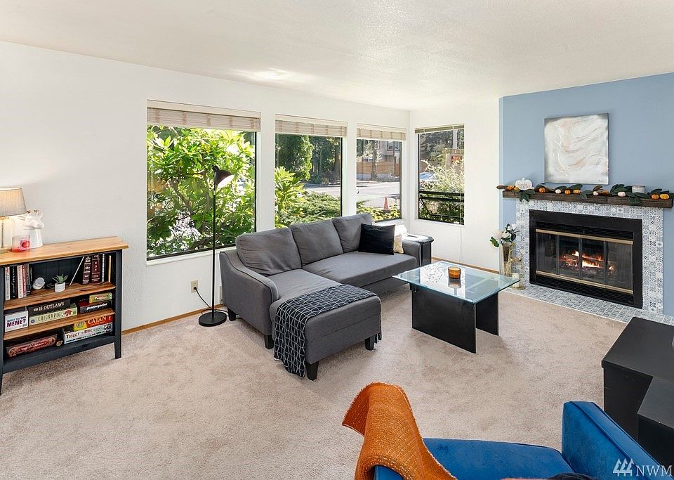 1st image of 12033 15th Ave NE APT 101