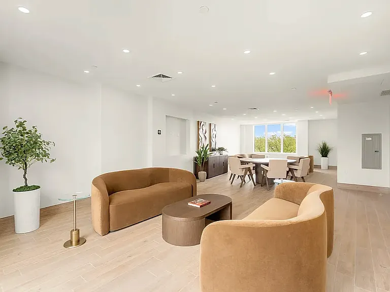 2833 Brighton 3 St #3D — Photo 10