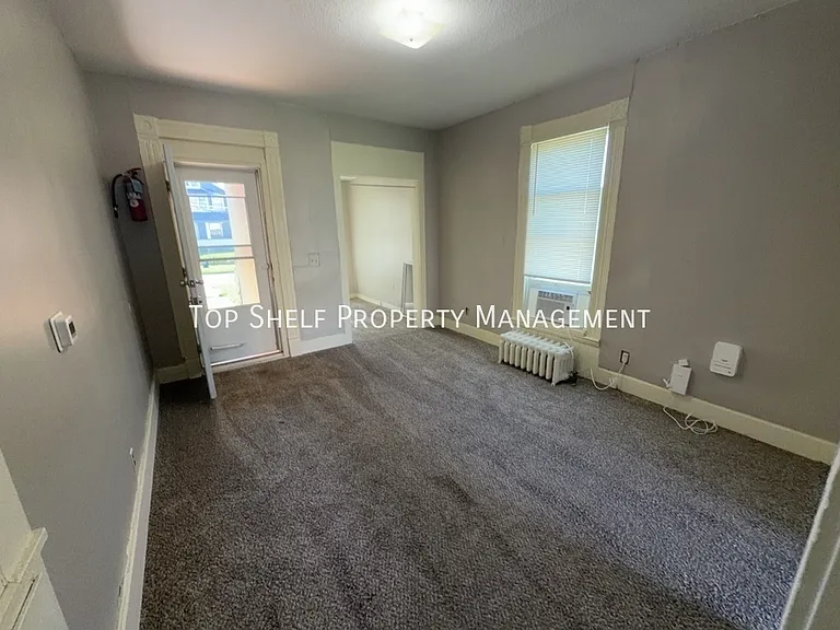 1036 22nd St #2 — Photo 2