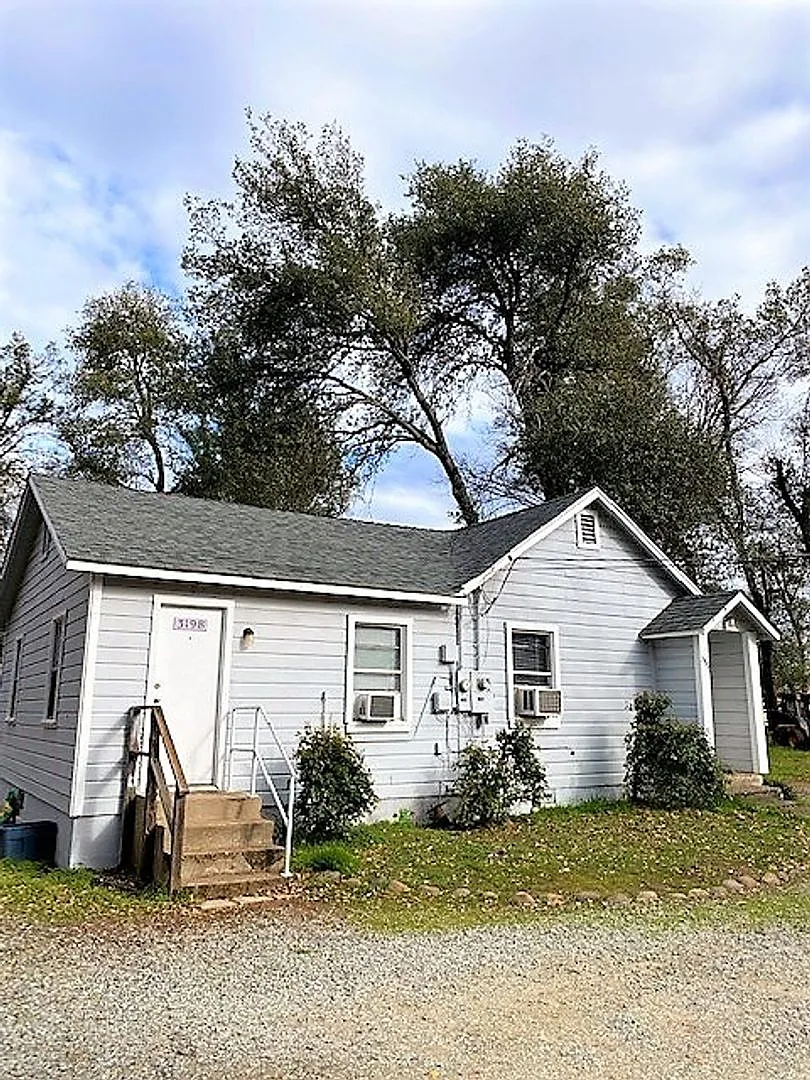 Quaint & Cozy Duplex!! — Photo 1
