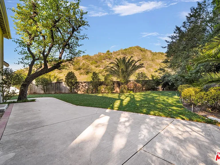 1758 Clear View Dr — Photo 29
