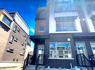 778 Mikinak Rd, Ottawa, ON K1K 5A5