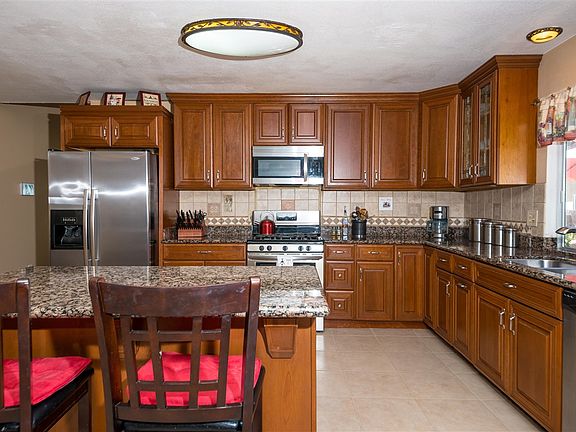 5th image of 943 Buena Vista Way