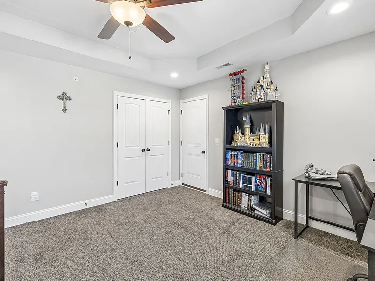 8325 Turnbull Dr — Photo 34