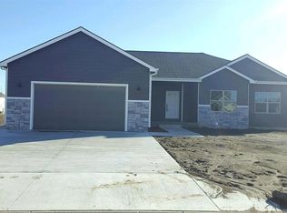 1452 Curtiss Dr, McPherson, KS 67460