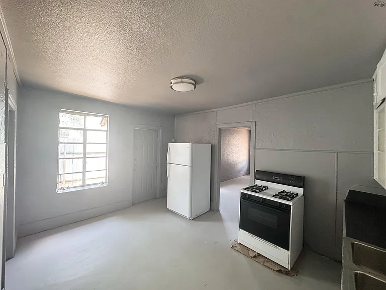 2115 Princeton Ave — Photo 5