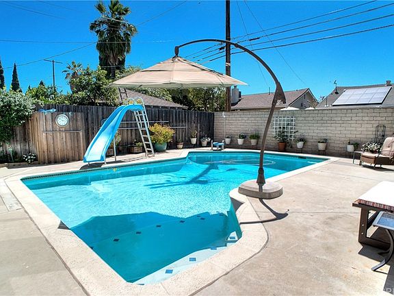 4th image of 9339 Woodley Ave