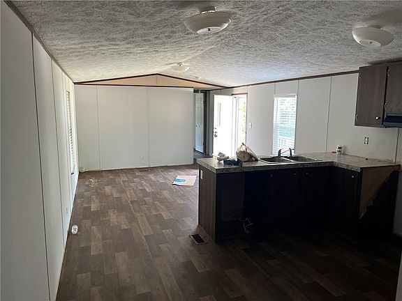 4th image of 319 Shannandoah Dr