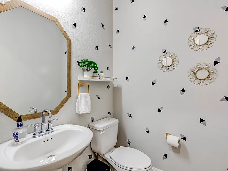 726 Kingston Pl — Photo 15