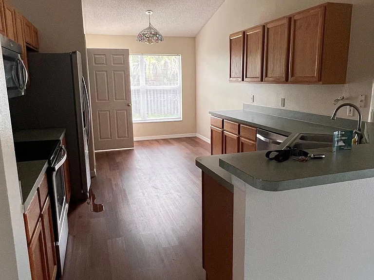 1739 Nestlewood Trl — Photo 12