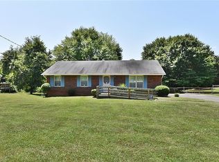 208 Retnuh Dr, Winston Salem, NC 27105
