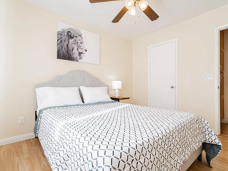 8708 Raindrop Canyon Ave — Photo 20