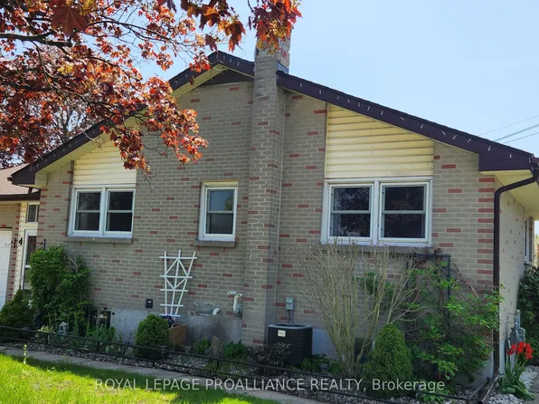 4 Gearin St, Quinte West, ON K8V 3Y1
