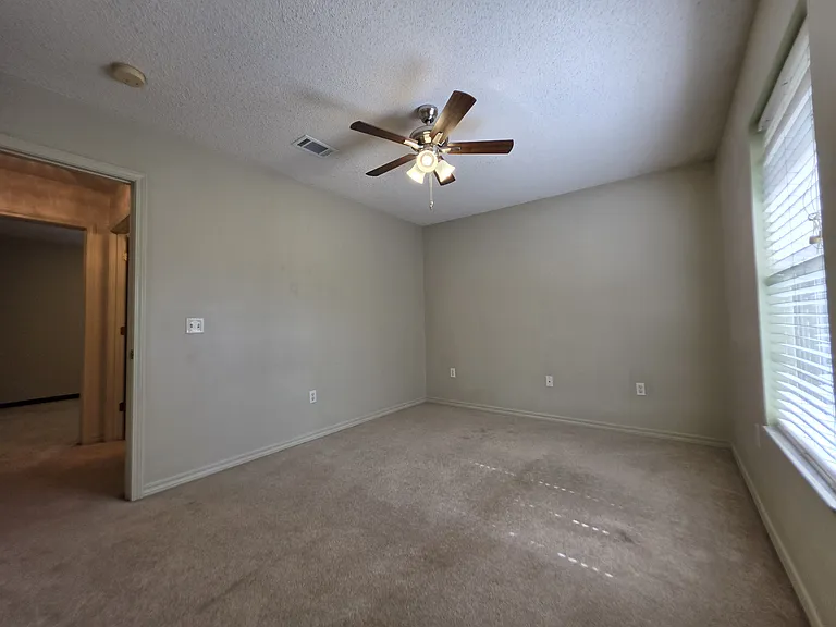 2501 Elkhart Dr — Photo 19