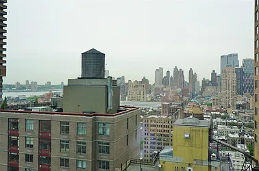 Rented by R New York