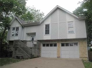 6346 Longview Rd, Shawnee, KS 66218